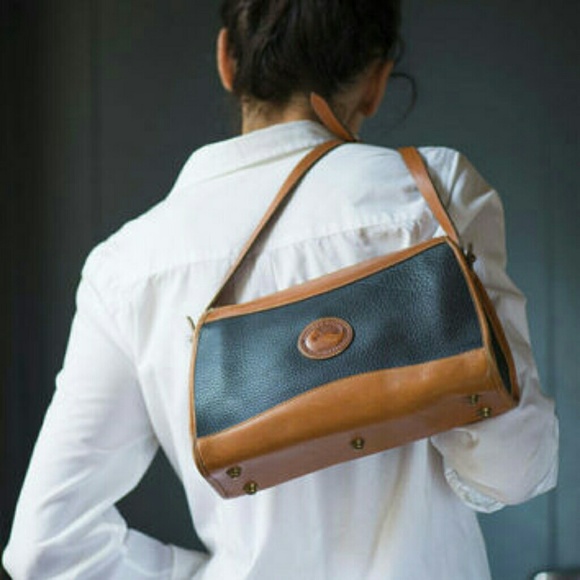 Vintage Dooney and Bourke AWL crossbody(COPY)